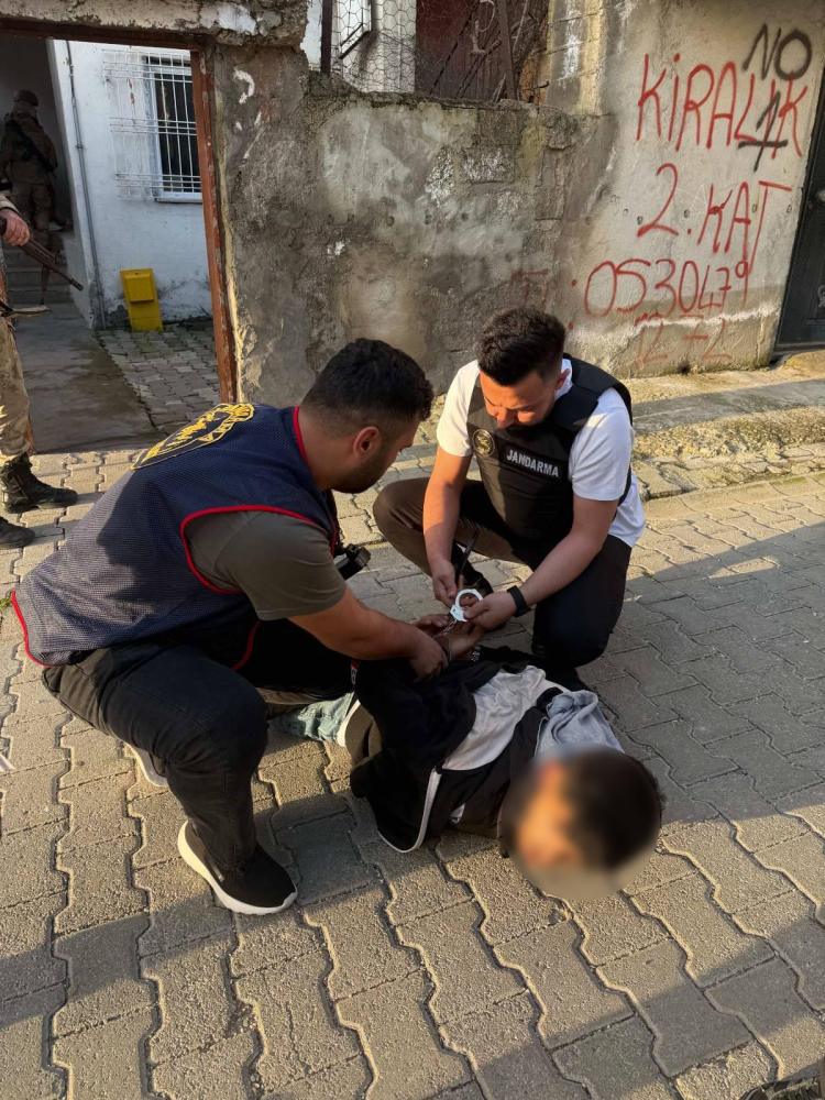 MİT koordinesindeki siber operasyonda 9 ilde 12 şüpheli yakalandı 3