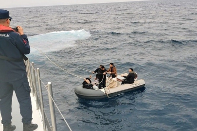 Yunanistan'ın geri ittiği 6 göçmen kurtarıldı, 1 göçmen kaçakçısı yakalandı