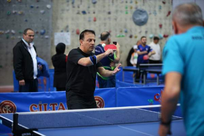 Adana'da "13. Uluslararası Veteran Masa Tenisi Turnuvası" başladı