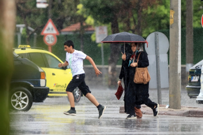 Konya'da hafta sonu gökgürültülü sağanak yağış etkili olacak