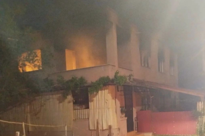 Hatay'da yangın paniği: Müstakil ev ve seyir halindeki otomobil alevlere teslim oldu