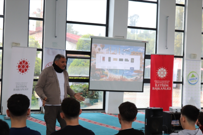 Kadirli’de öğrenciler fotoğrafçılıktan mobil gazeteciliğe eğitim aldı