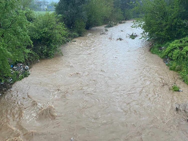 Osmaniye Düziçi'nde sağanak yağış tarım arazilerini ve yolları sular altında bıraktı 2