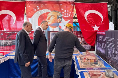 Yumurtalık’ta Çanakkale Gezici Müze Sergisi ziyaretçileri tarihte yolculuğa çıkarttı