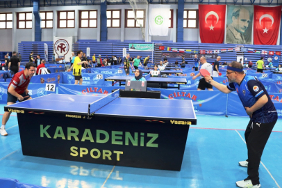13. Uluslararası Adana Veteranlar Masa Tenisi Turnuvası nefes kesti