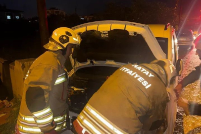 Hatay'da otomobil alevlere teslim oldu