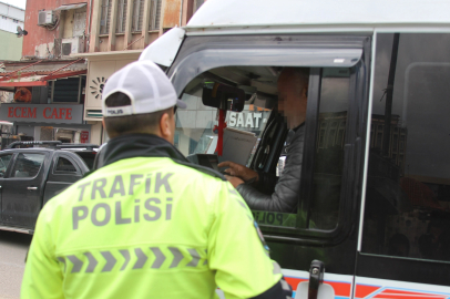Adana’da trafikte ceza yedi, kadın gazeteciye sözlü tacizde bulundu