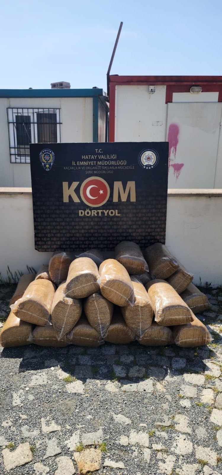 Hatay'da geniş kapsamlı kaçakçılık ve rüşvet operasyonu 3 şüpheli tutuklandı 3