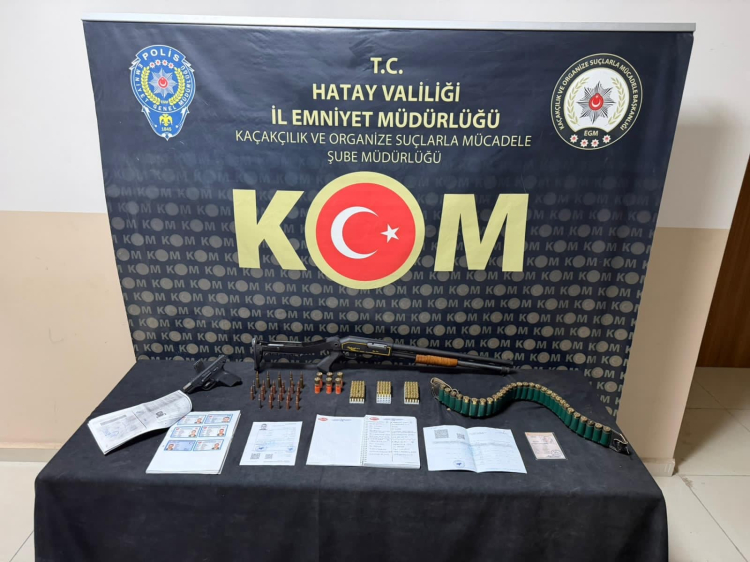 Hatay'da geniş kapsamlı kaçakçılık ve rüşvet operasyonu 3 şüpheli tutuklandı 4