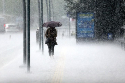 İstanbul Valiliğinden akşam saatlerinde yağış uyarısı