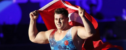 Rıza Kayaalp final maçı saat kaçta? Rıza Kayaalp Avrupa Güreş Şampiyonası finali hangi kanalda, rakibi kim?