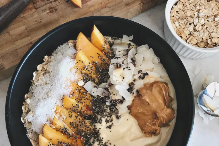 Şeftalili smoothie bowl tarifi