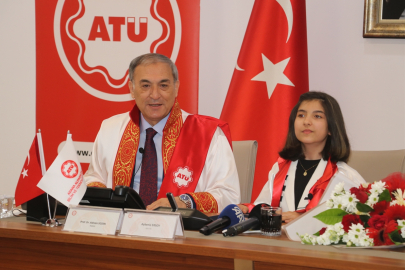 Adana ATÜ Rektörü Prof. Dr. Sözen ve senato üyeleri koltuklarını çocuklara bıraktı