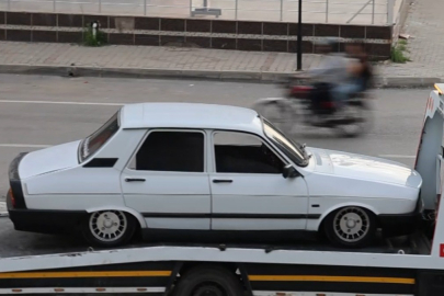 Adana Kozan'da modifiyeli araç tutkusu pahalıya patladı: Toplam cezası 1 milyon lirayı aştı