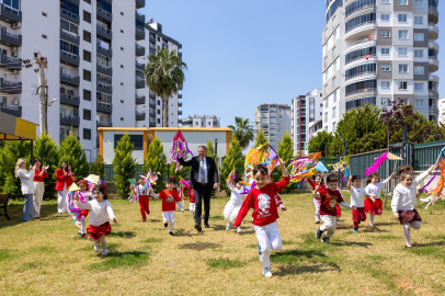 Başkan Ahmet Serkan Tuncer'den çocuklara bayram jesti: Mezitli sokakları oyunlarla renklendi