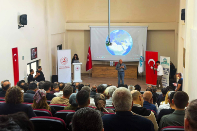 Karataş’ın tarihi katmanları Atatürk Gençlik Merkezi’nde anlatıldı