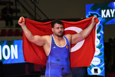 Rıza Kayaalp güreş tarihinde zirveye çıktı: 13. Avrupa şampiyonluğu ile tarihi rekor