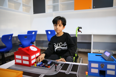 Adana’da 12 yaşındaki Yağız’dan büyük başarı! Yapay zekayla engelli otopark sorununa çözüm