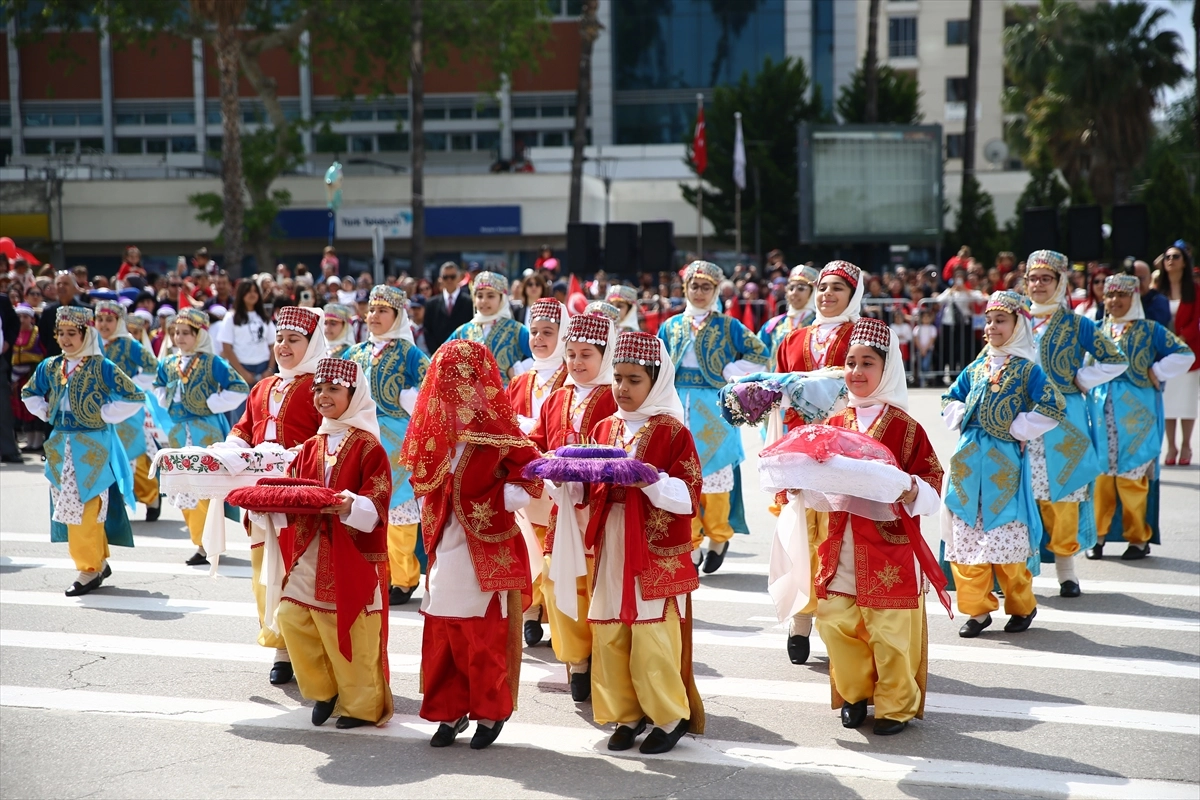 Adana'da 23 Nisan Ulusal Egemenlik ve Çocuk Bayramı kutlandı