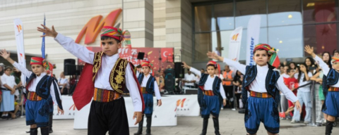 Adana M1 AVM'de çocuklar 23 nisan etkinliklerine bayılacak