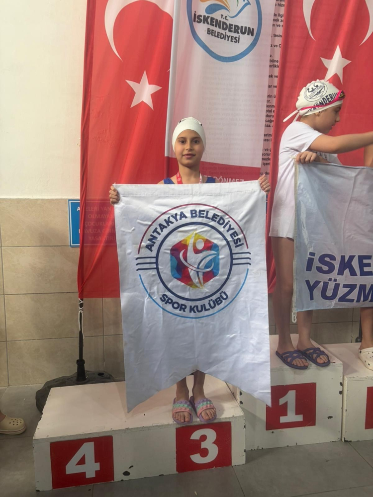 Antakya Belediyesi yüzme sporcularından İskenderun'da madalya yağmuru 2
