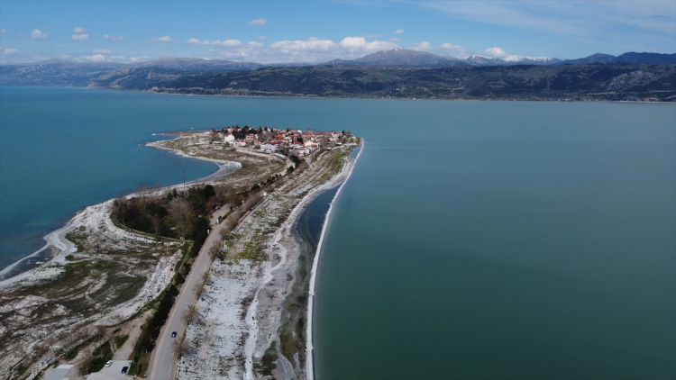 ADAYA UZANAN BEYAZ YOL: ZİYARETÇİ AKINI BAŞLADI
