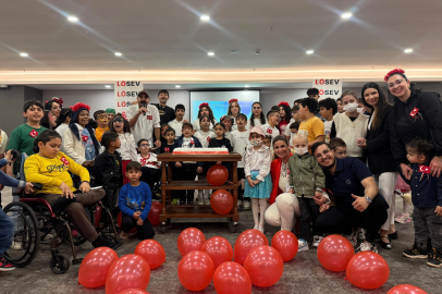 LÖSEV’li minikler 23 Nisan’ı coşkuyla kutladı