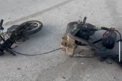 Adana’da korkunç kaza: Otomobil çarptı, elektrikli bisiklet ikiye bölündü