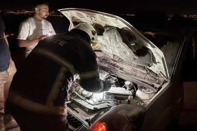 Hatay Kırıkhan'da seyir halindeki otomobil alevlere teslim oldu