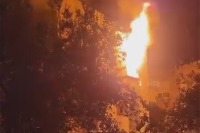 Mersin'de iki katlı ev alevlere teslim oldu