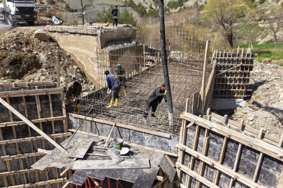 Trafik yükünü taşıyamıyordu, yenisi yapılıyor: Dulkadiroğlu’nda 3 milyon TL’lik köprü yatırımı