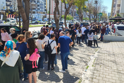 Adana’da 100 TL izdihamı: Fenalık geçirenler oldu!