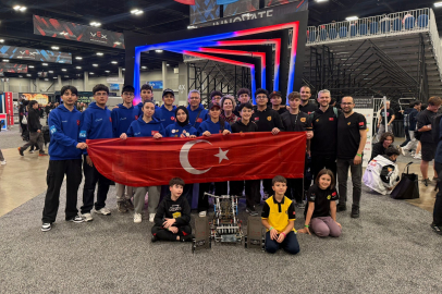 Belediyenin desteklediği Türk öğrenciler ABD’de gururlandırdı! VEX Robotics’te büyük başarı hikayesi