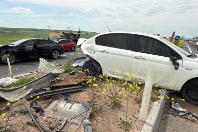 Diyarbakır’da iki otomobil çarpıştı: 5 Yaralı