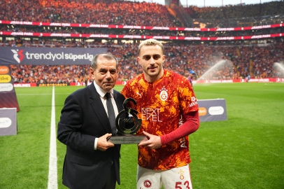 Galatasaray'da 200. maçına çıkan Barış Alper Yılmaz'a plaket
