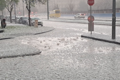 Gaziantep'te ceviz büyüklüğünde dolu yağdı