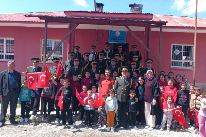 6’ncı Kolordu Bölge Bando Komutanlığı’ndan Ceritler İlkokulu’nda öğrencilere unutulmaz konser