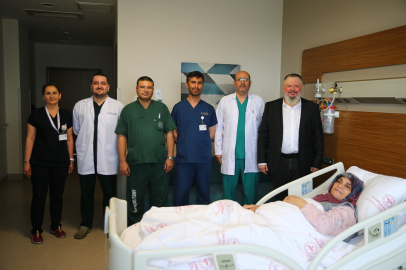 61 Yaşındaki hastanın karnından 20 kilo 100 gram tümör çıkarıldı