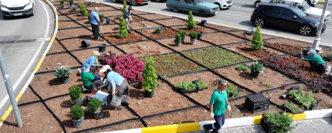 Adana’da bulvarlar yenileniyor: Peyzaj çalışmaları hız kazandı