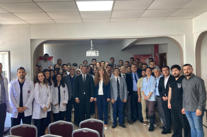 Adana’da veteriner fakültesi öğrencileri beyaz önlük giydi