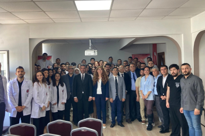 Adana’da veteriner fakültesi öğrencileri beyaz önlük giydi