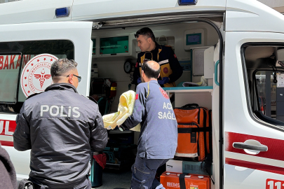 Dumanlar 5 katlı binayı sardı! Kocasinan’daki yangında balkonlardan tahliye operasyonu