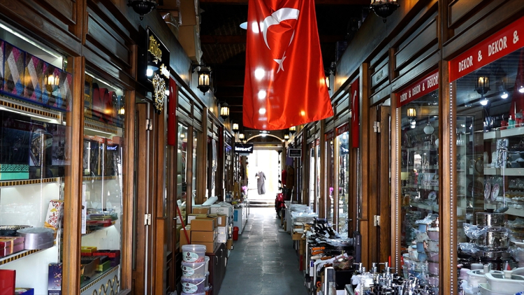 BEDESTENİN ÇATI ÖRTÜSÜ 1967 YILINDA DEĞİŞTİ