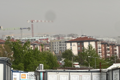 Kahramanmaraş’ta aniden bastıran dolu yağışı paniğe neden oldu: Vatandaşlar araçlarına koştu!