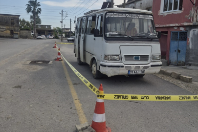 Mersin Tarsus'ta minibüsün çarptığı 2 yaşındaki çocuk hayatını kaybetti