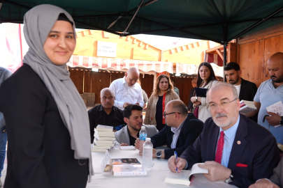 Erdemli'de dev kitap fuarı sona erdi: İlber Ortaylı temalı etkinliğe rekor katılım!