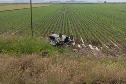 Adana'da korkutan kaza: Cankur ekipleri yaralıları araçtan çıkardı!