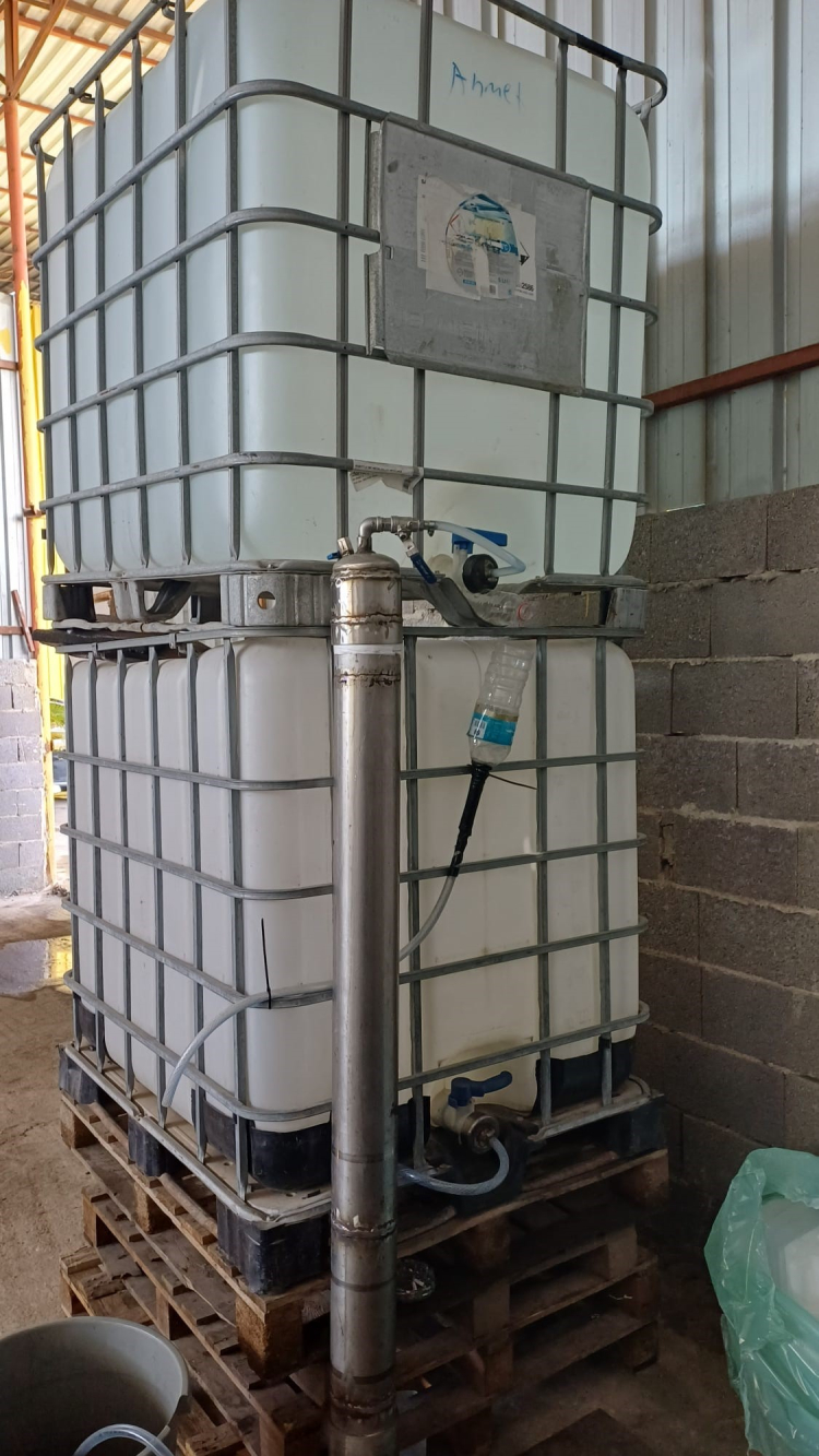 Adana'da Seyhan'da 2 ton 150 litre kaçak etil alkol ele geçirildi 2