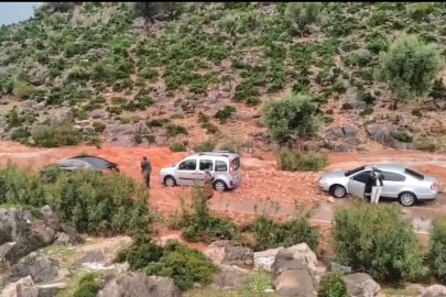 Adana Kozan'da selde can pazarı: Araçtan atlayan 1 kişi öldü