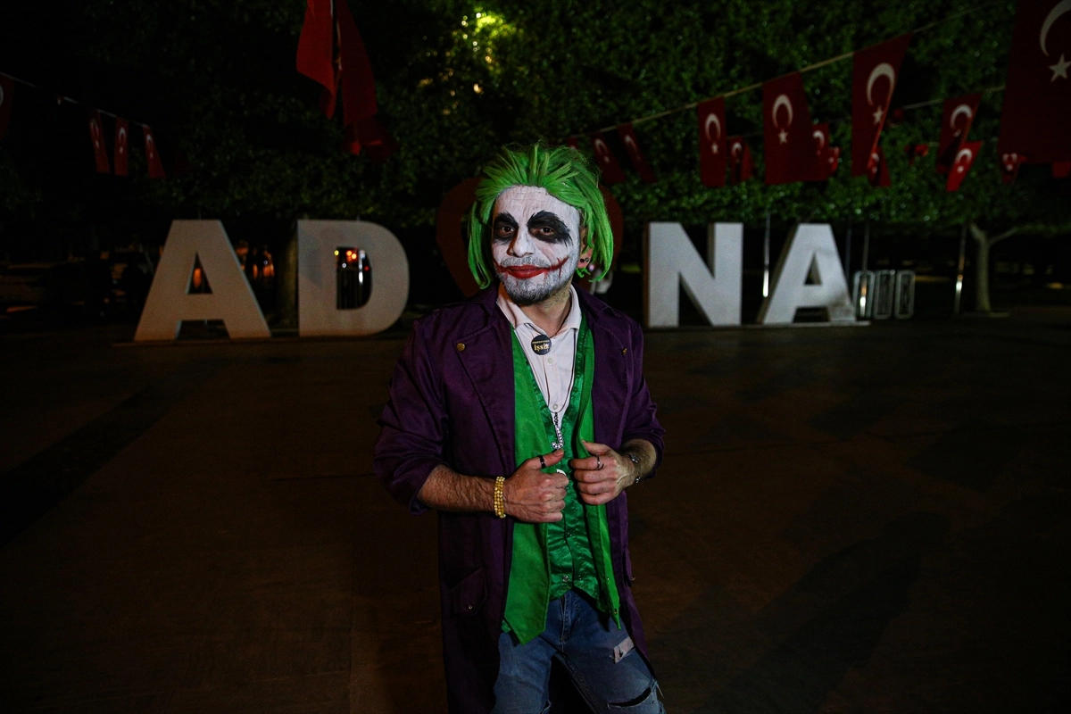 Adanalı Joker sokakları renklendiriyor